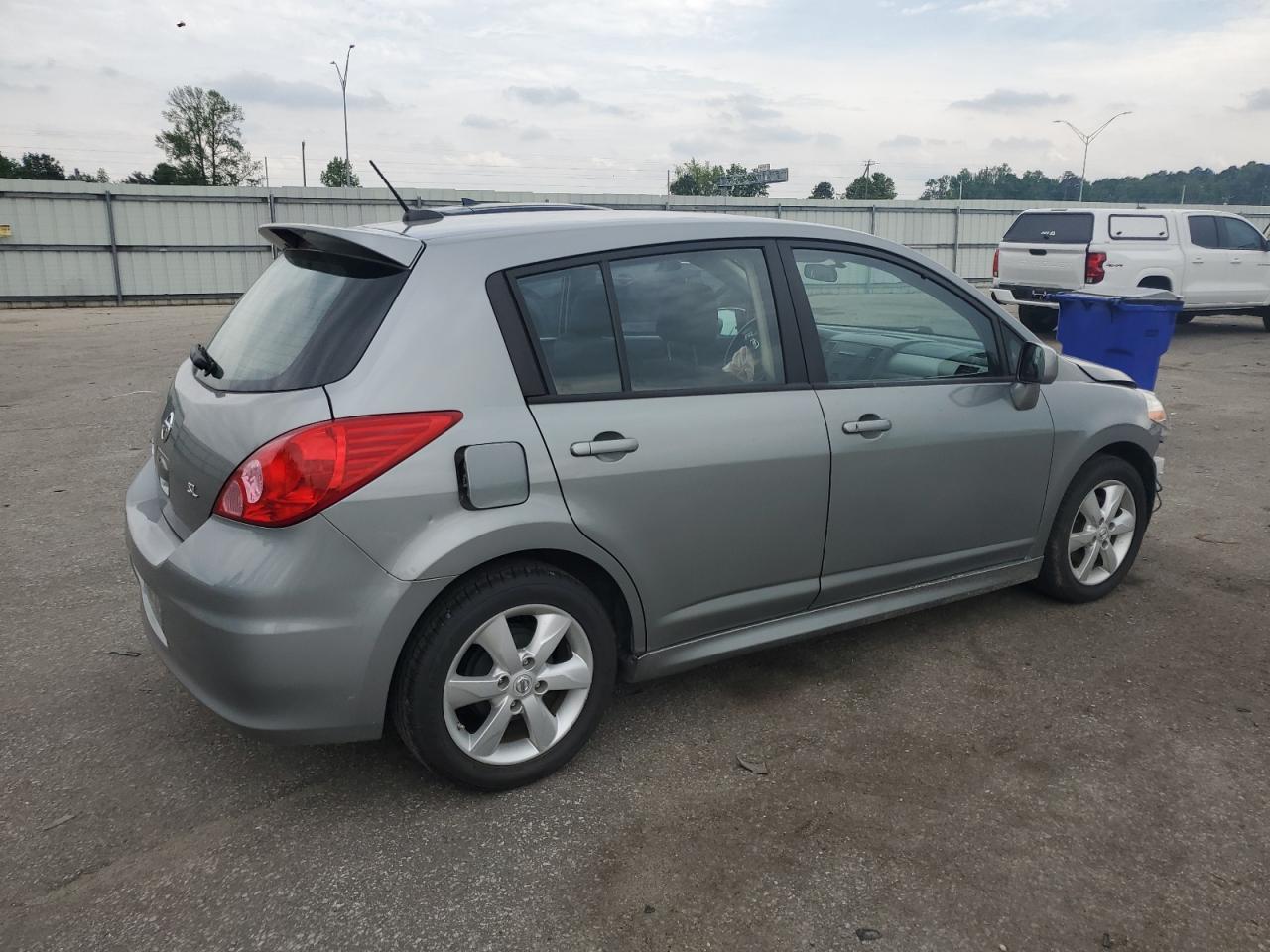 2011 Nissan Versa S - Image 3