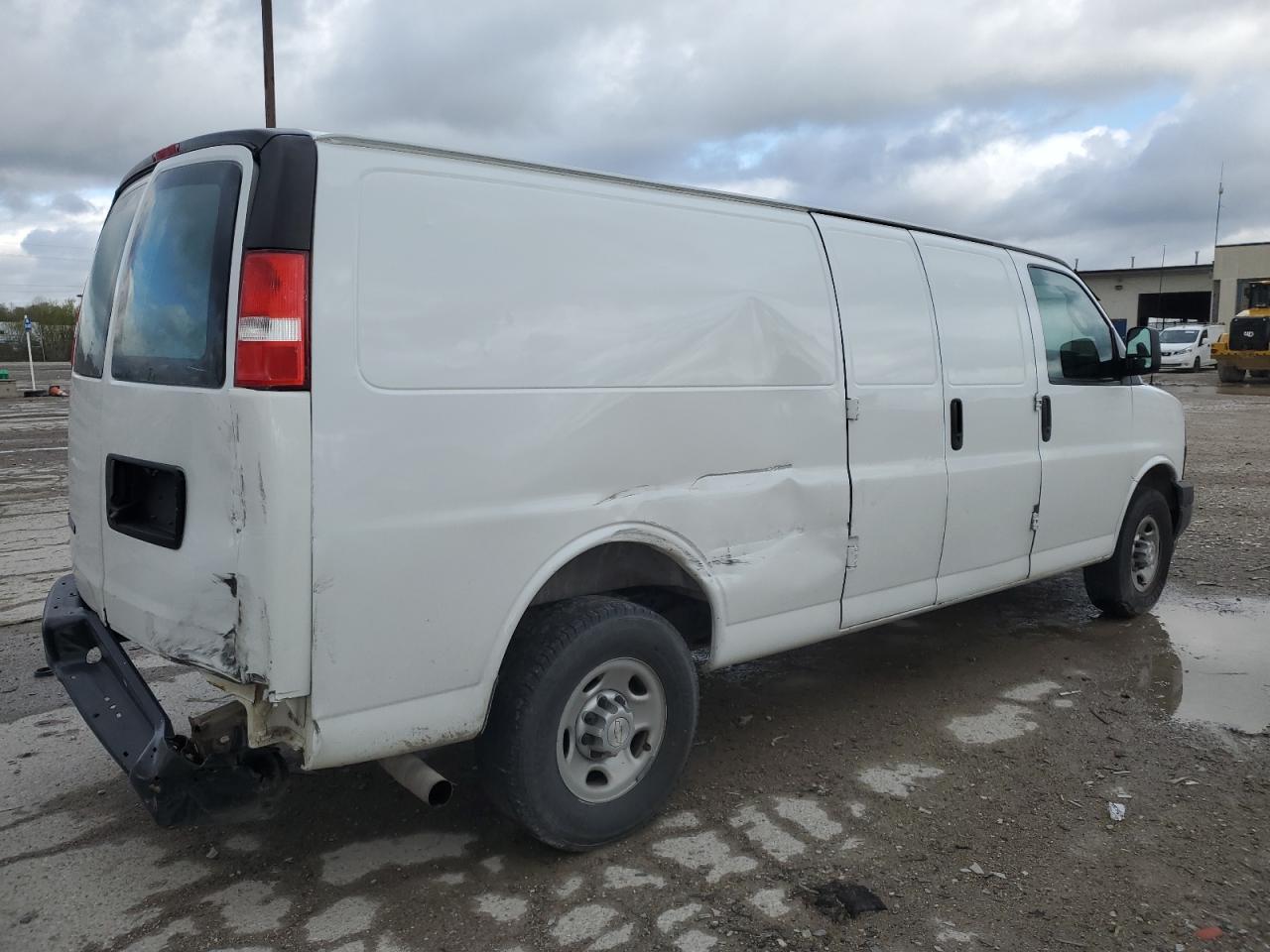 2018 Chevrolet Express G2500 - Фото 3