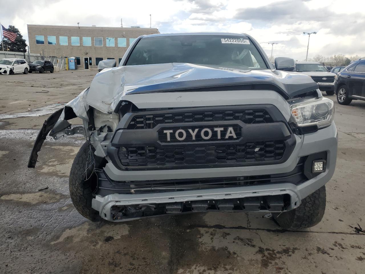 2018 Toyota Tacoma Double Cab - Image 5