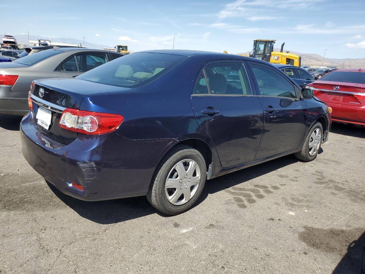 2013 Toyota Corolla Base - Фото 3
