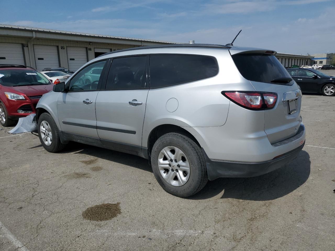 2015 Chevrolet Traverse Ls - Фото 2
