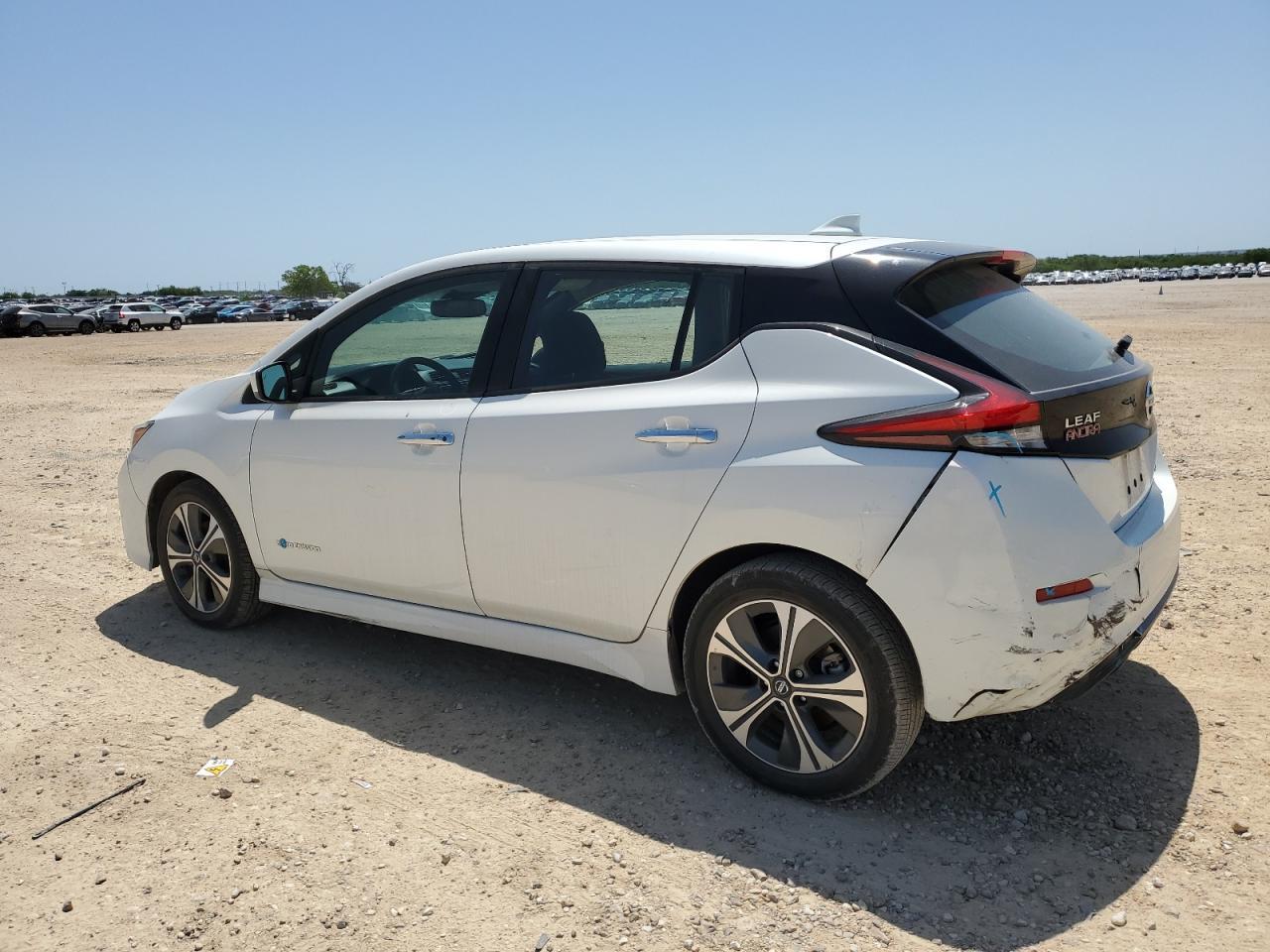 2018 Nissan Leaf S - Image 2