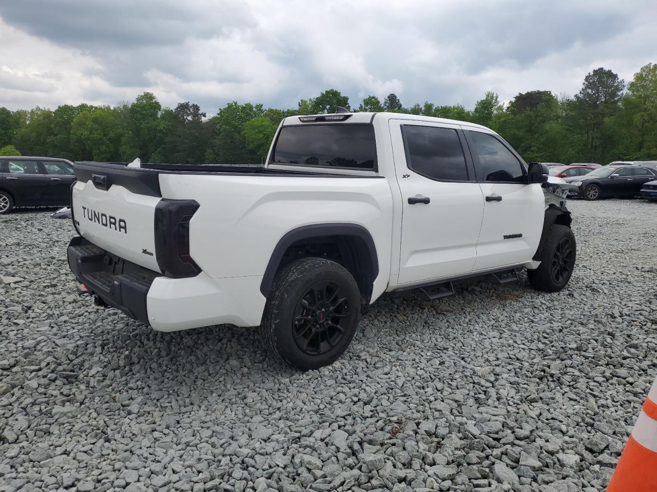 2024 Toyota Tundra Crewmax Sr - Image 3