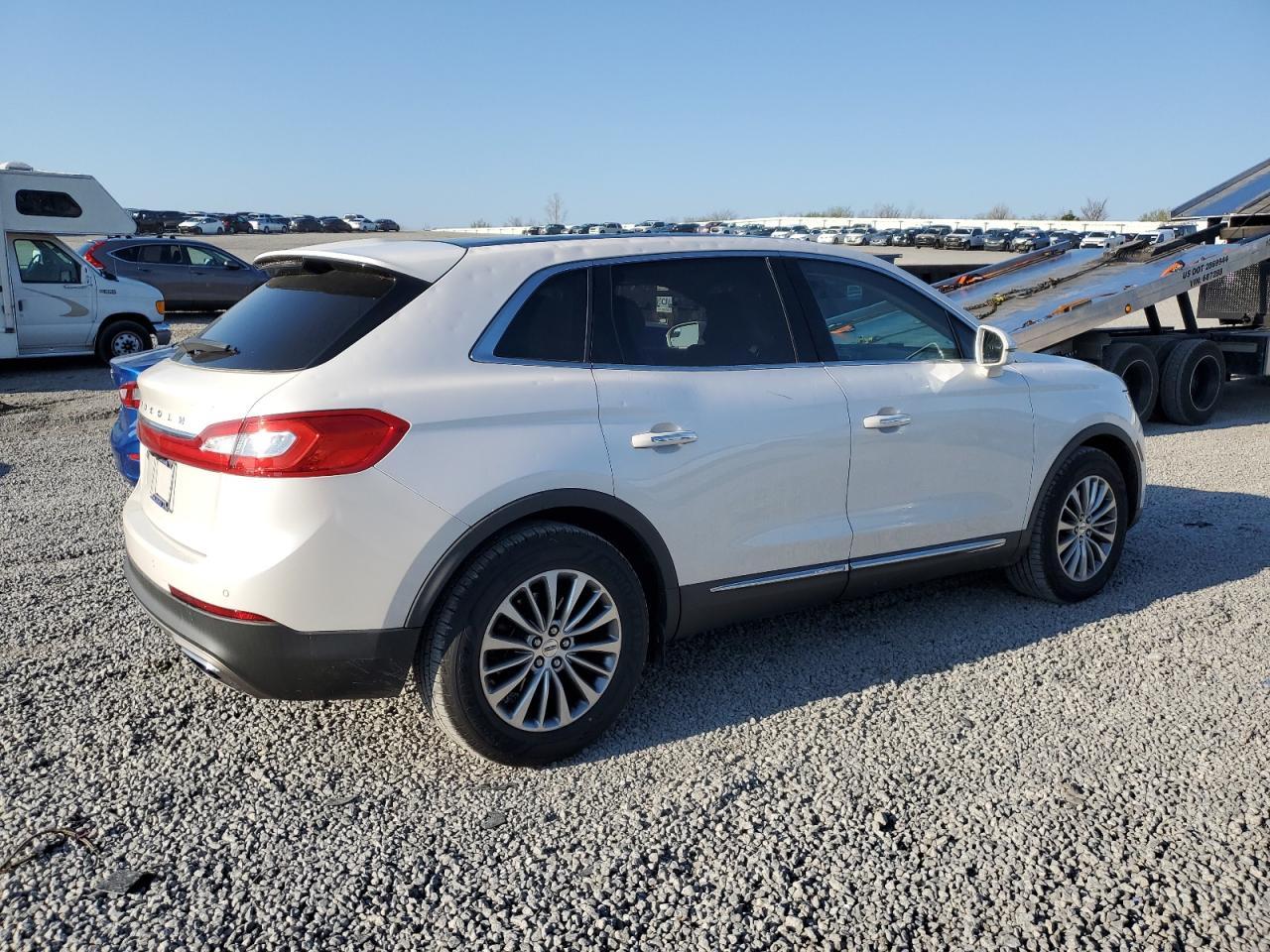 2016 Lincoln Mkx Select - Image 3