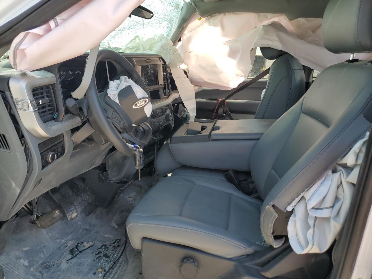 2025 Ford F250 Super Duty - Фото 7