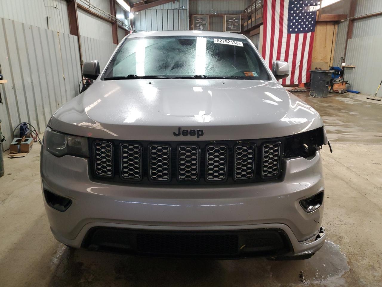 2018 Jeep Grand Cherokee Laredo - Image 5