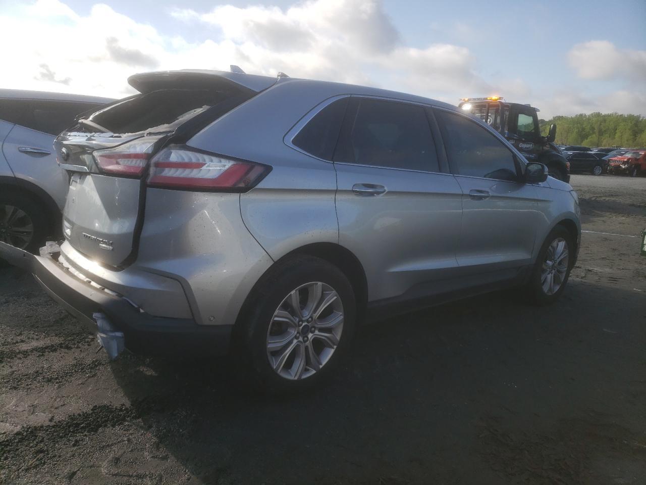 2020 Ford Edge Titanium - Фото 3