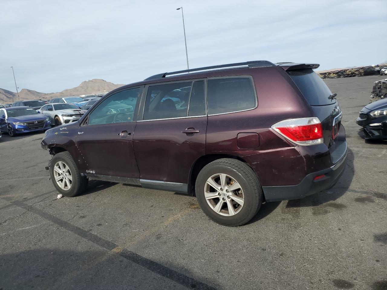 2013 Toyota Highlander Base - Image 2