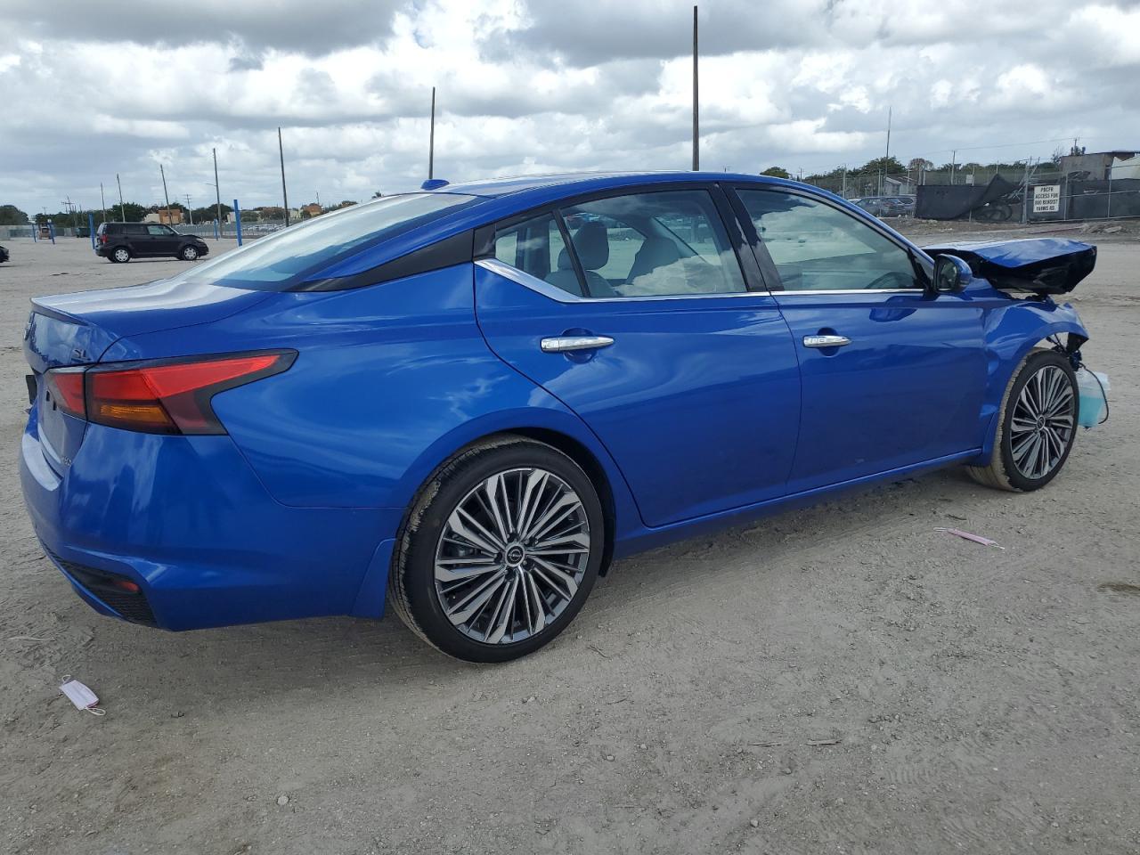 2025 Nissan Altima Sl - Фото 3