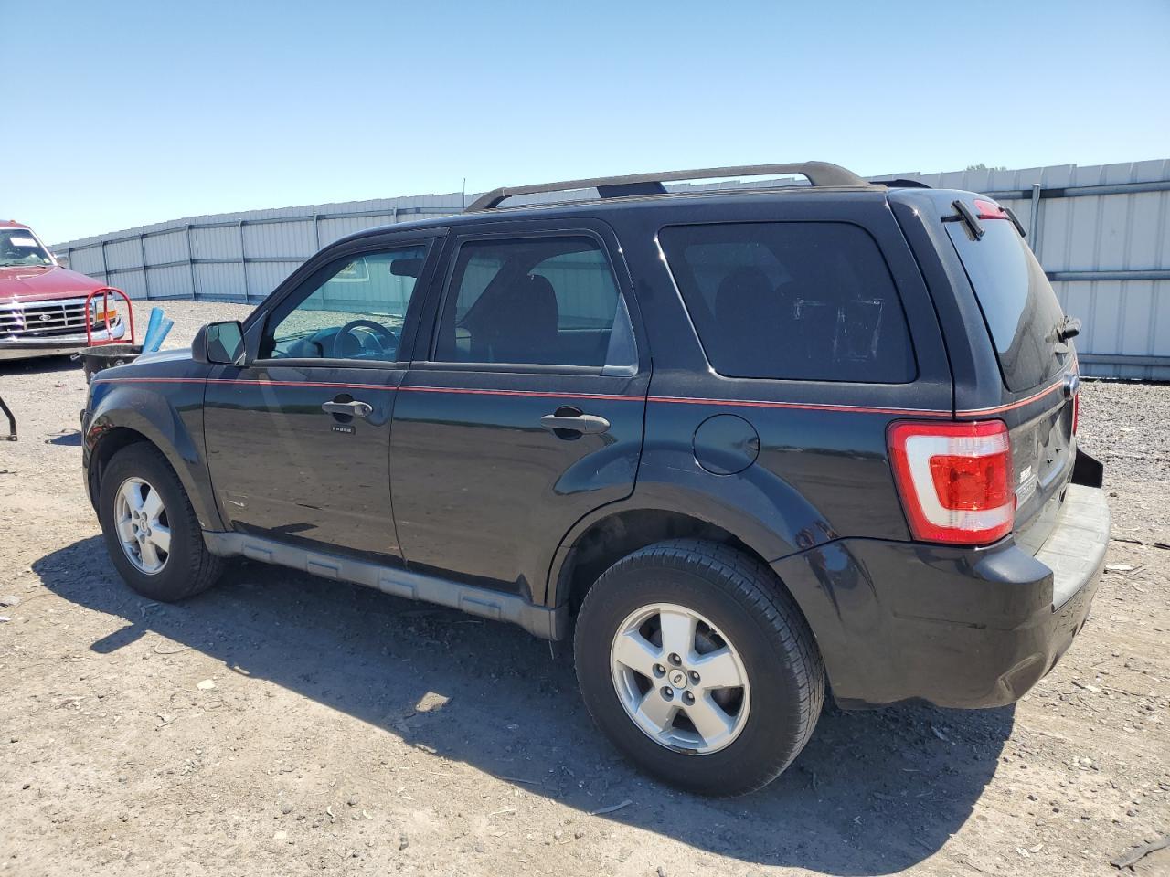 2011 Ford Escape Xlt - Image 2