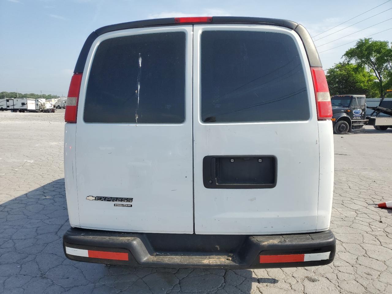 2015 Chev Express G2500 - Image 6