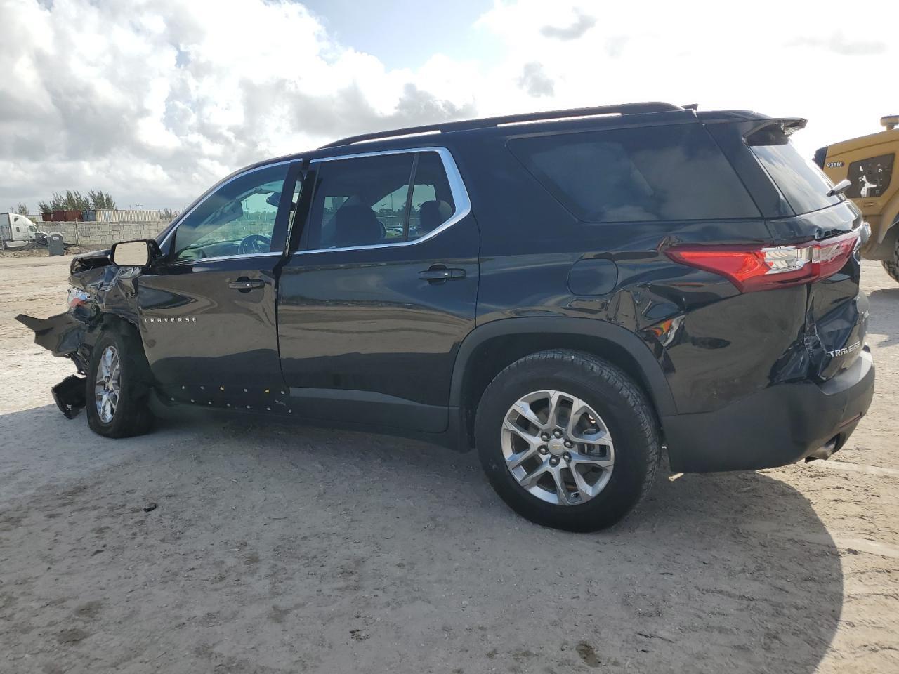 2019 Chevrolet Traverse Lt - Image 2