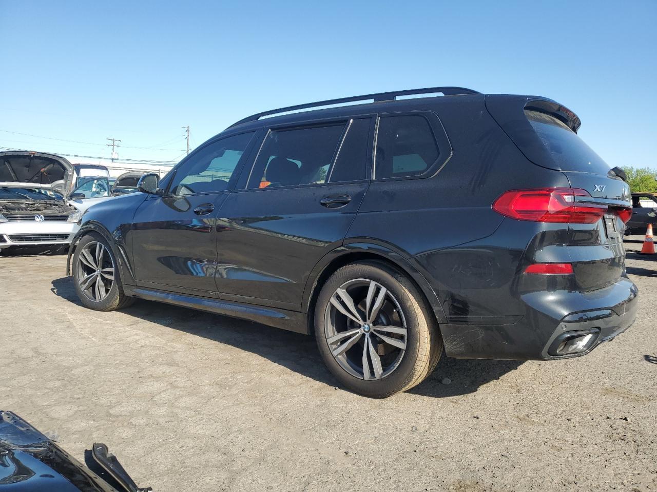 2022 BMW X7 xDrive40I - Фото 2