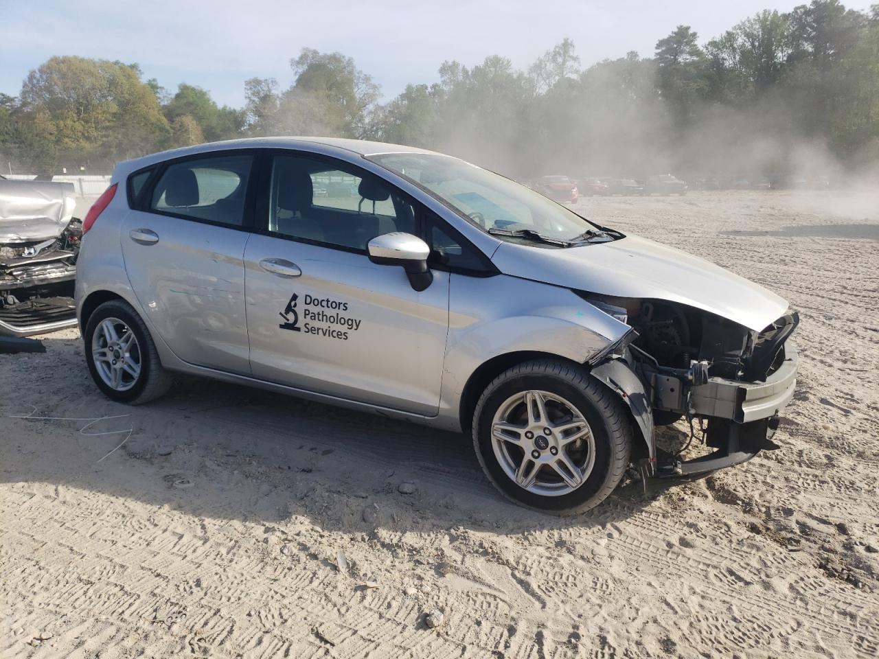 2019 Ford Fiesta Se - Фото 4