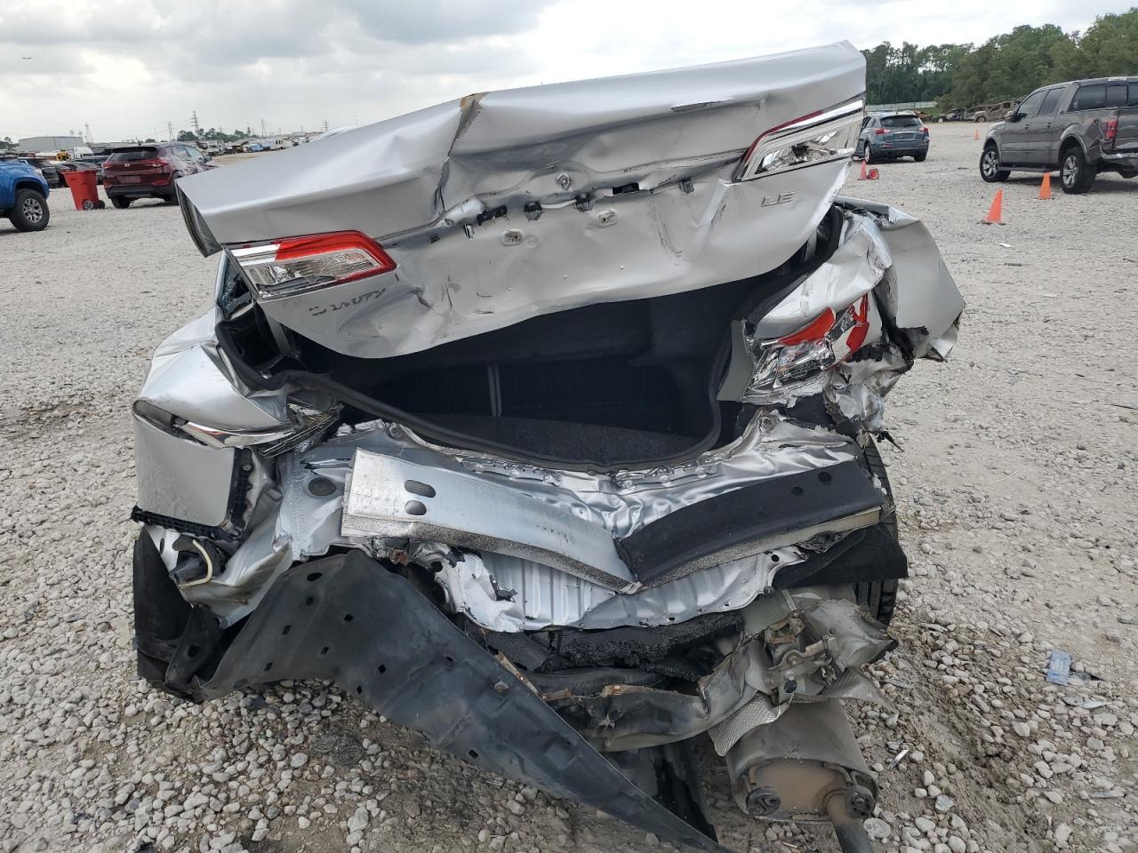2012 Toyota Camry Le - Image 6