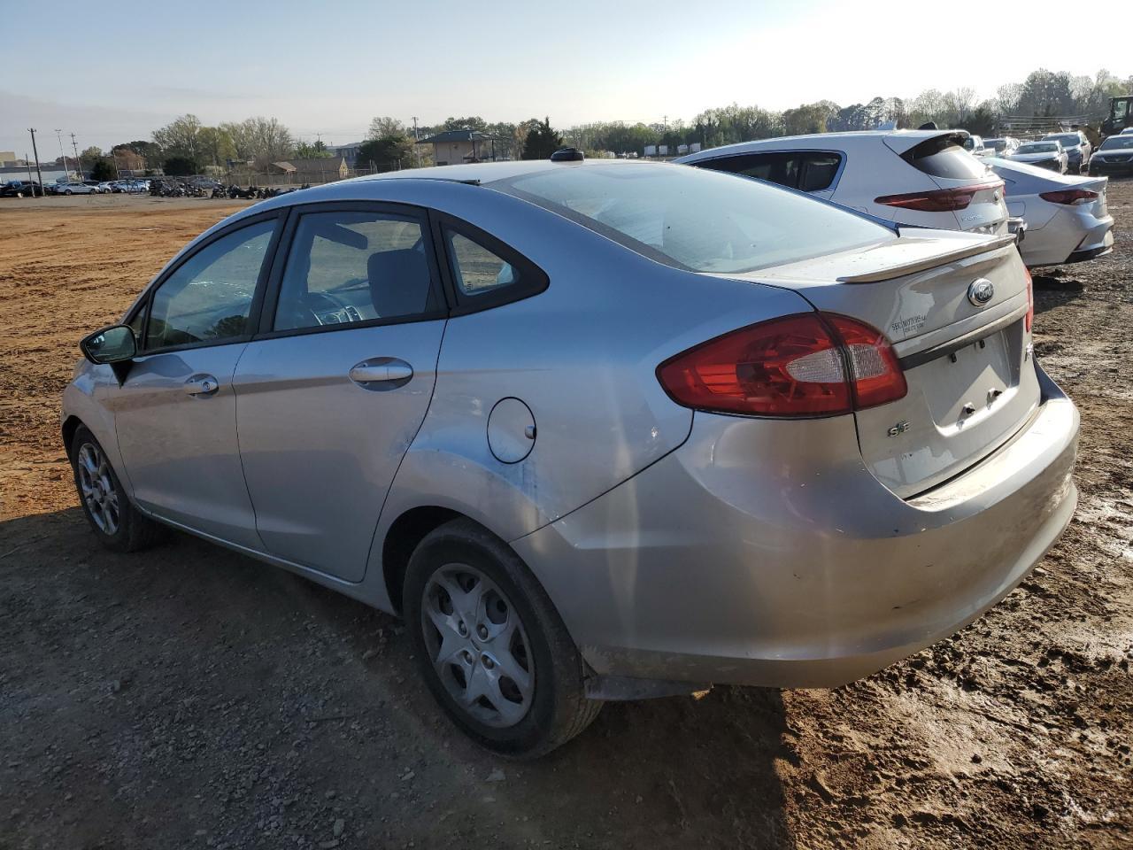 2011 Ford Fiesta Se - Фото 2