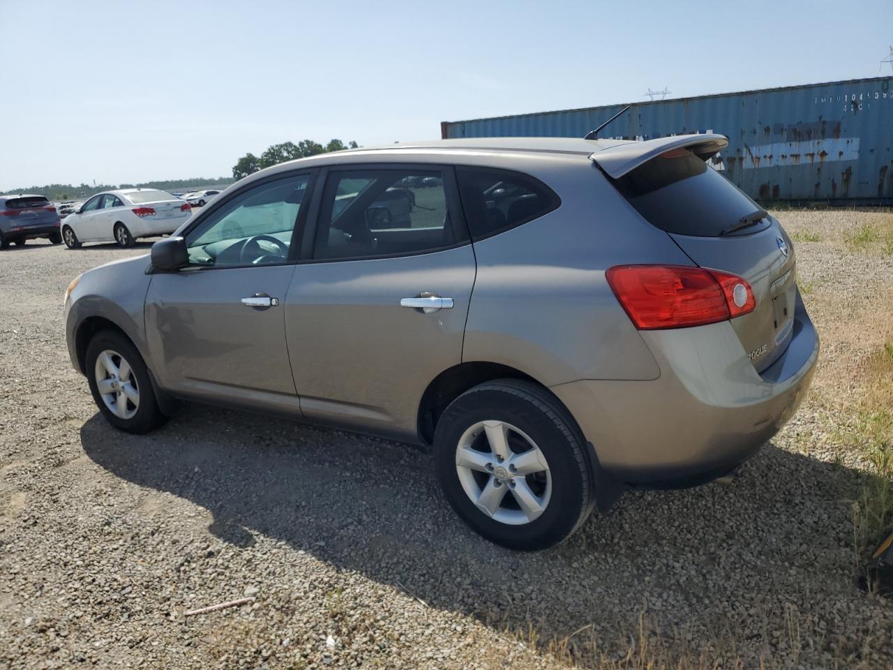 2010 Nissan Rogue S - Image 2