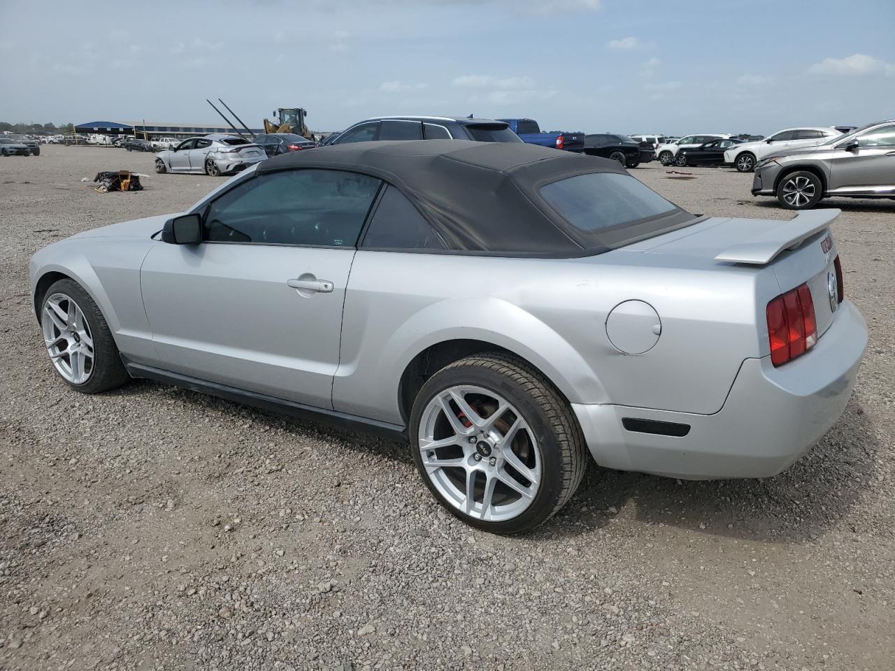 2006 Ford Mustang - Фото 2