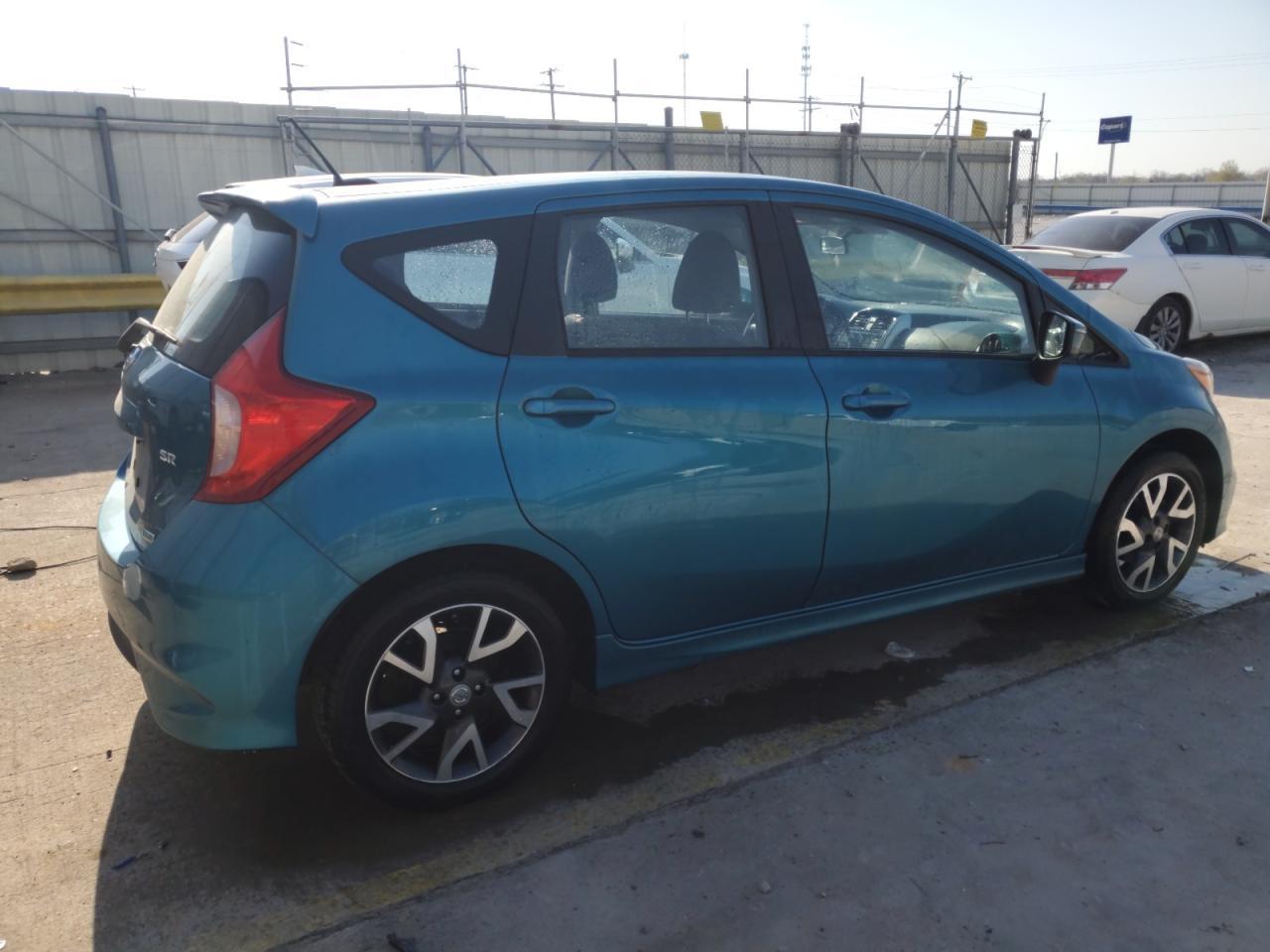 2015 Nissan Versa Note S - Фото 3