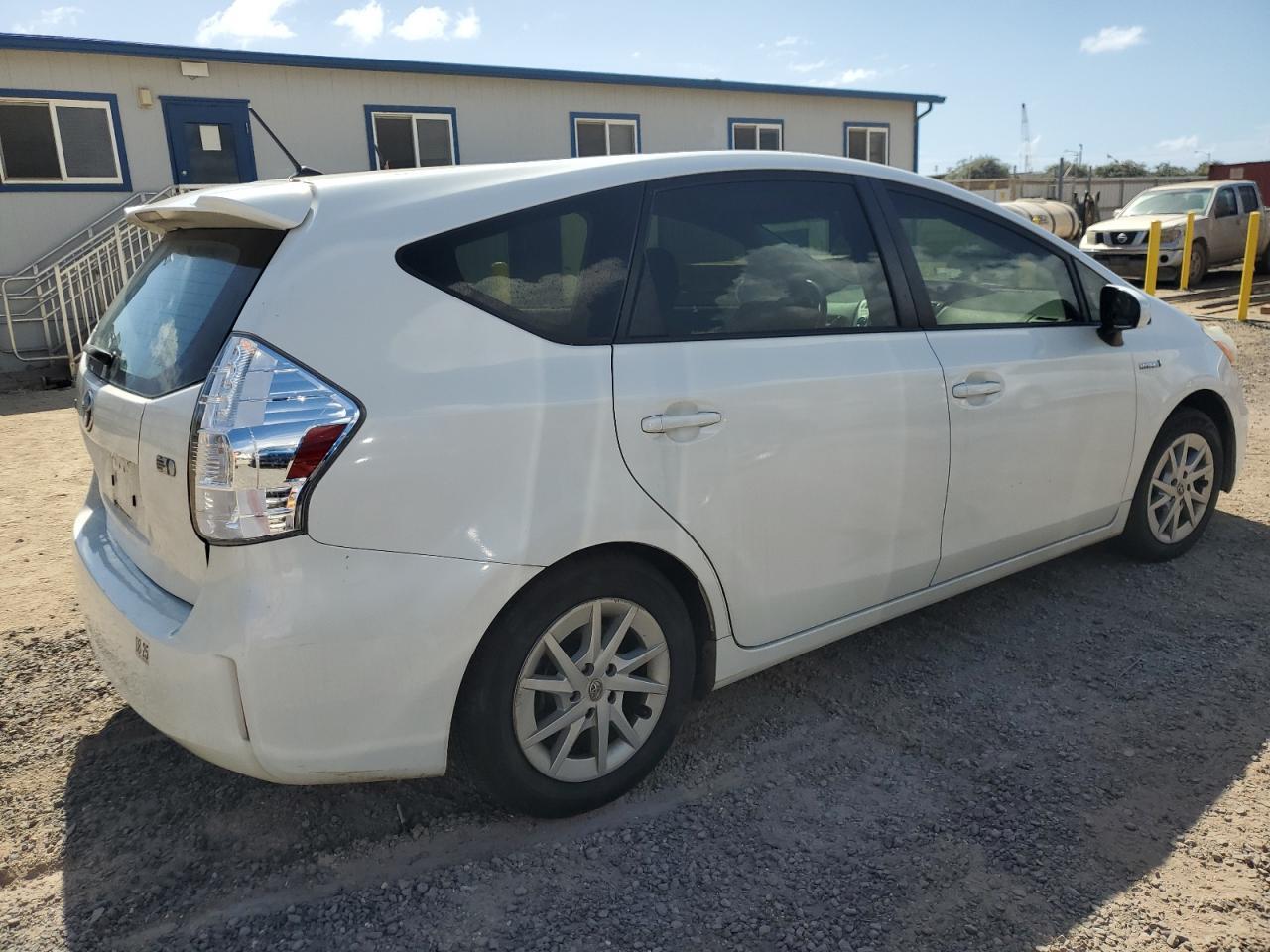 2013 Toyota Prius V - Фото 3