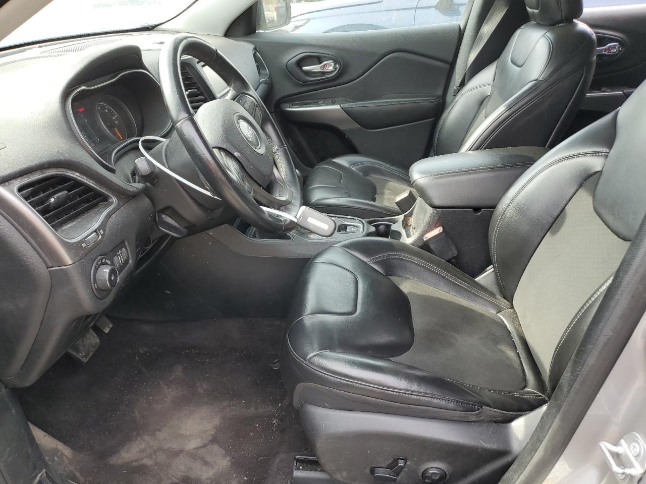 2019 Jeep Cherokee Latitude Plus - Фото 7