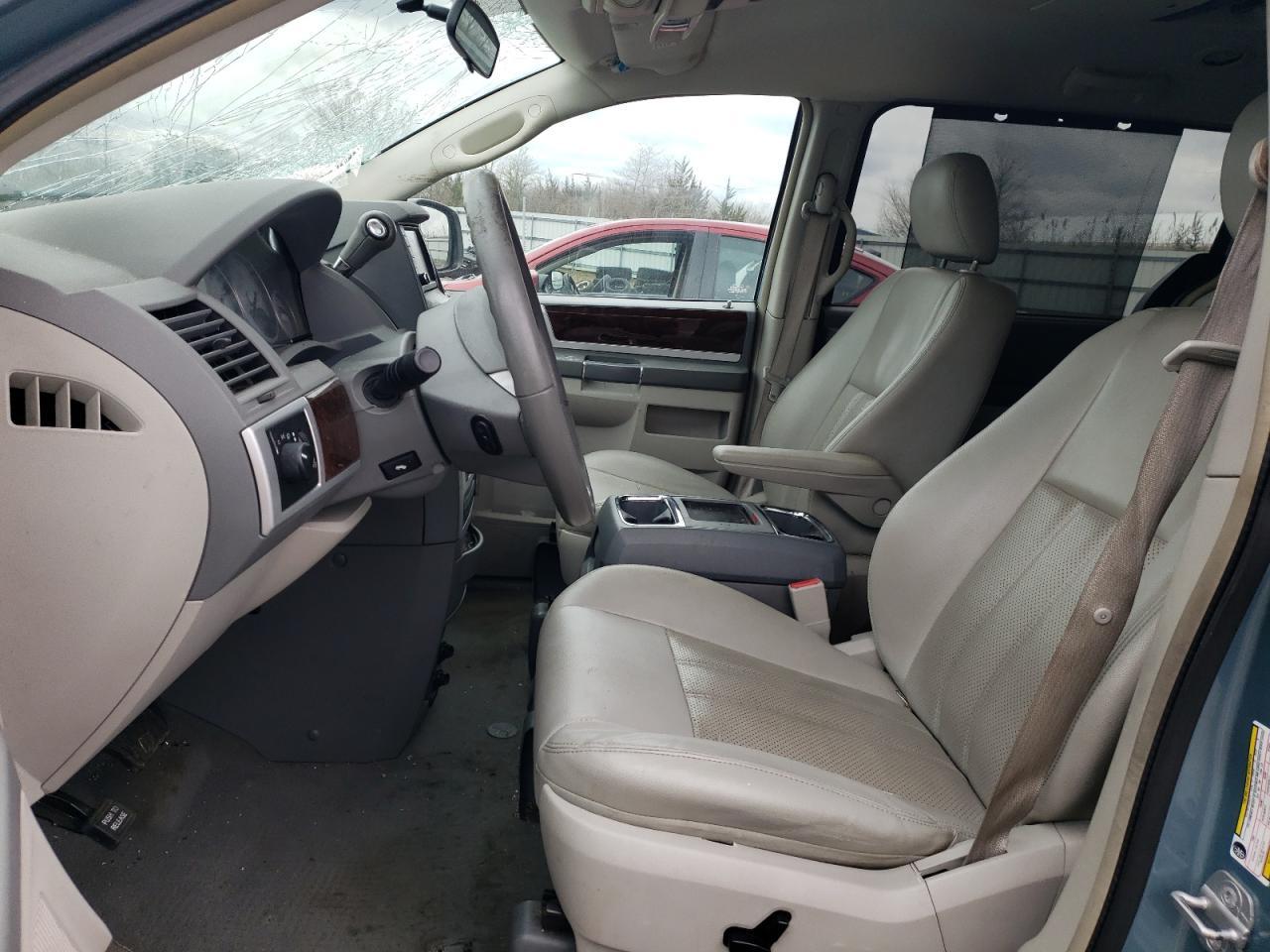 2009 Chrysler Town & Country Touring - Фото 7