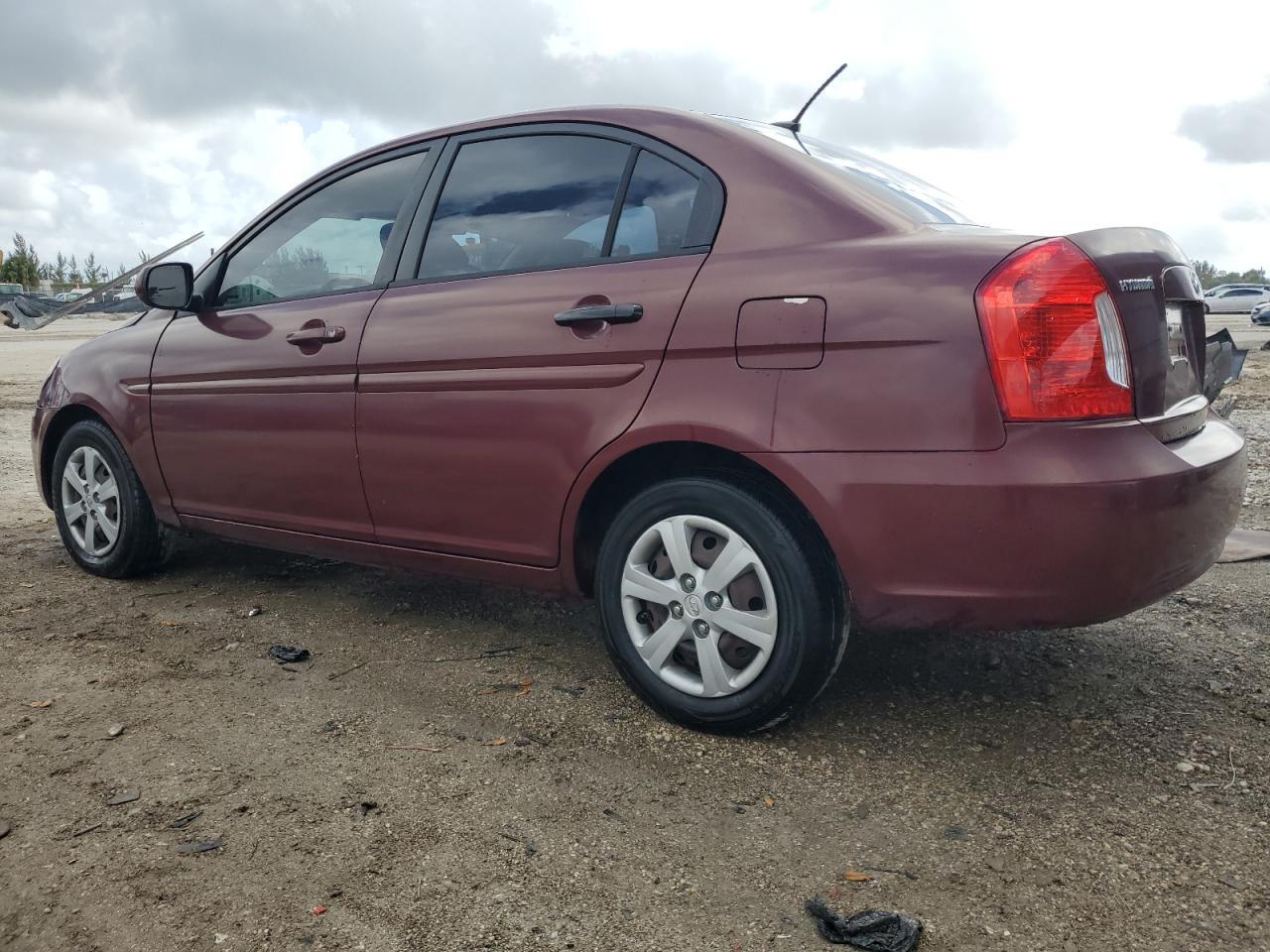 2010 Hyundai Accent Gls - Фото 2