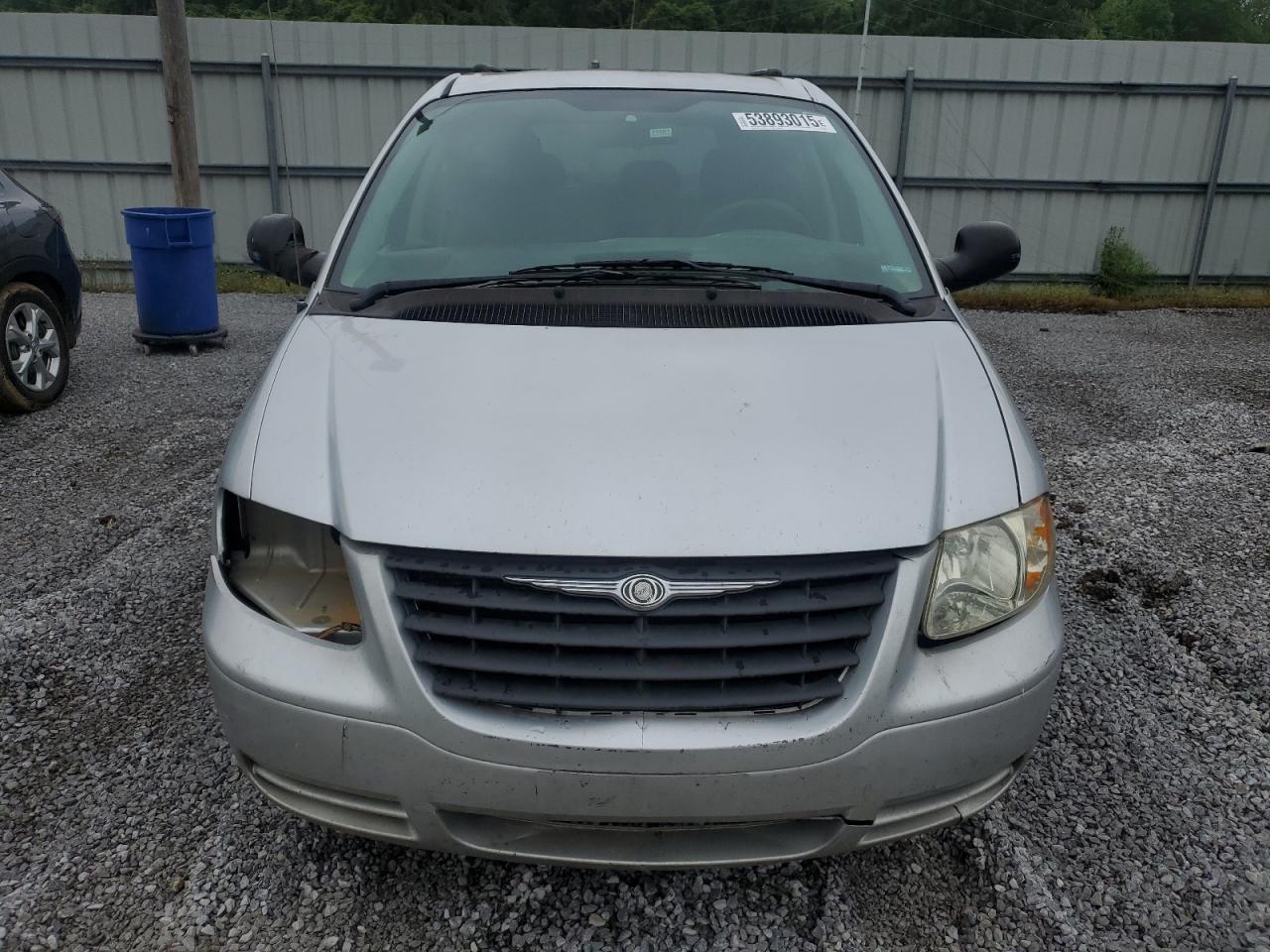 2005 Chrysler Town & Country - Фото 5