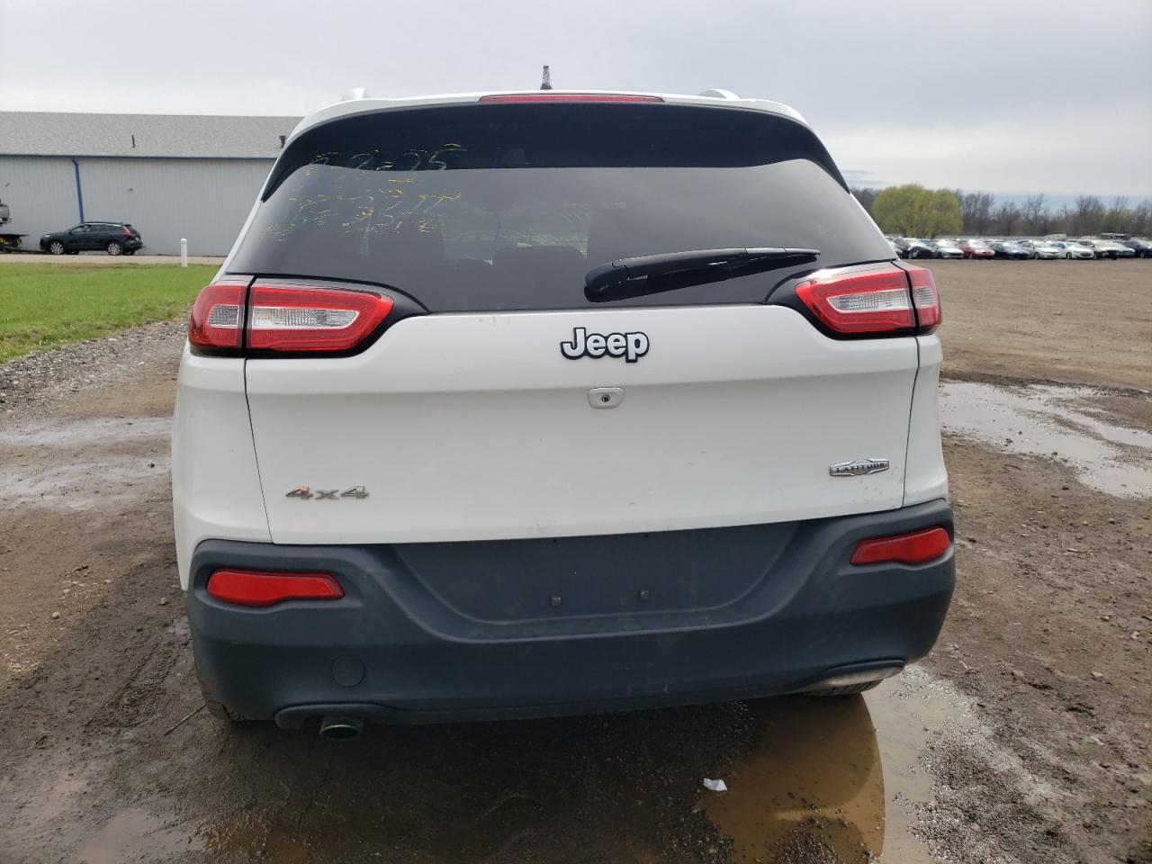 2016 Jeep Cherokee Latitude - Image 6