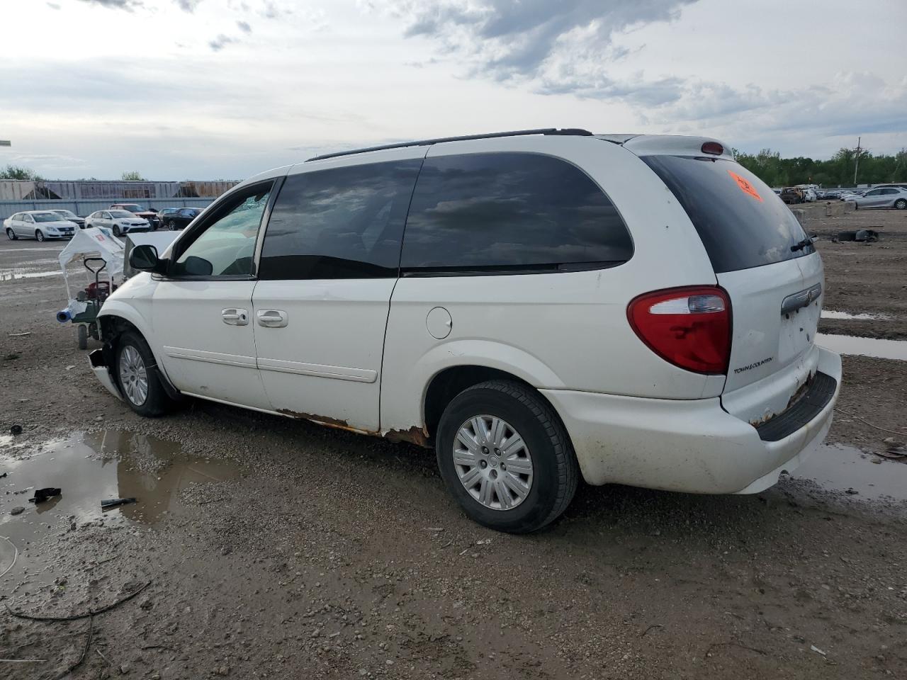 2007 Chrysler Town & Country Lx - Фото 2