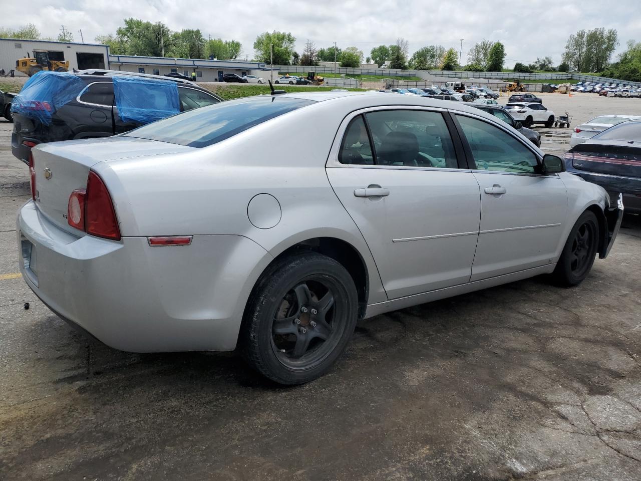 2009 Chevrolet Malibu Ls - Image 3