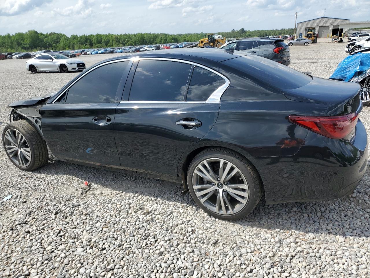 2018 Infiniti Q50 Luxe - Image 2