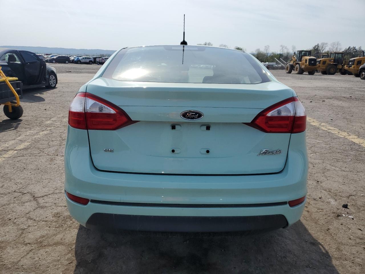 2017 Ford Fiesta Se - Фото 6