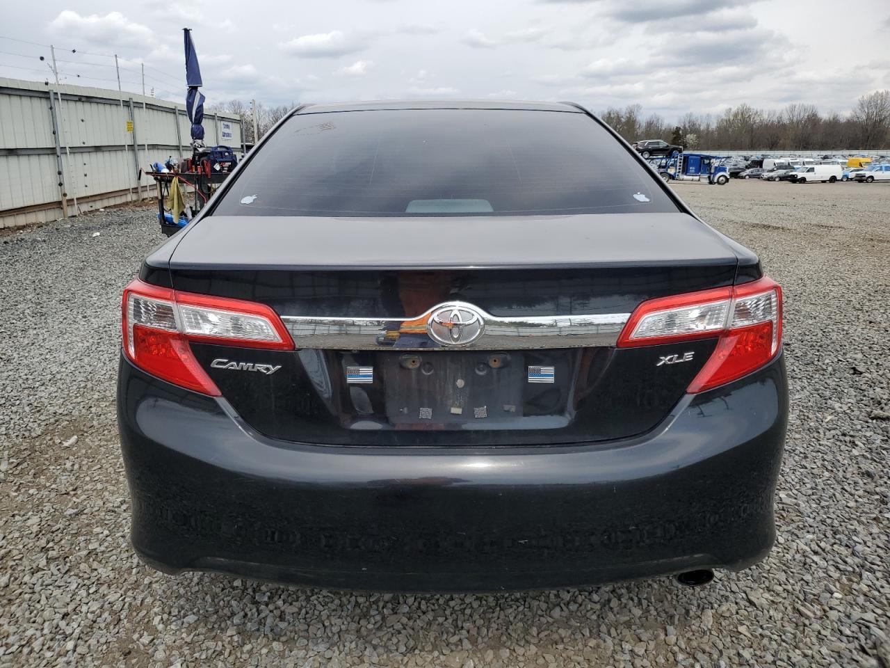 2012 Toyota Camry Base - Фото 6