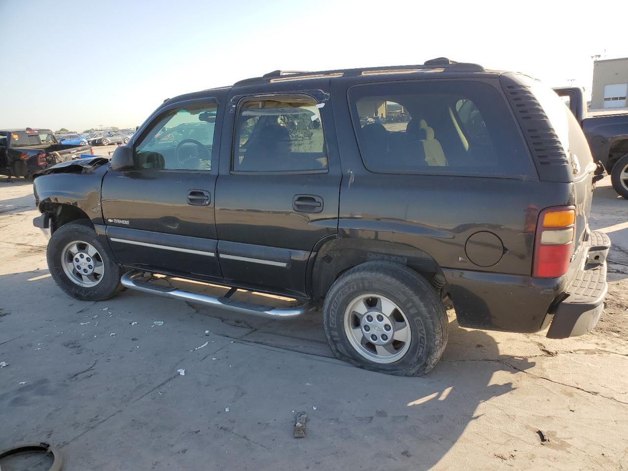 2001 Chevrolet Tahoe C1500 - Фото 2