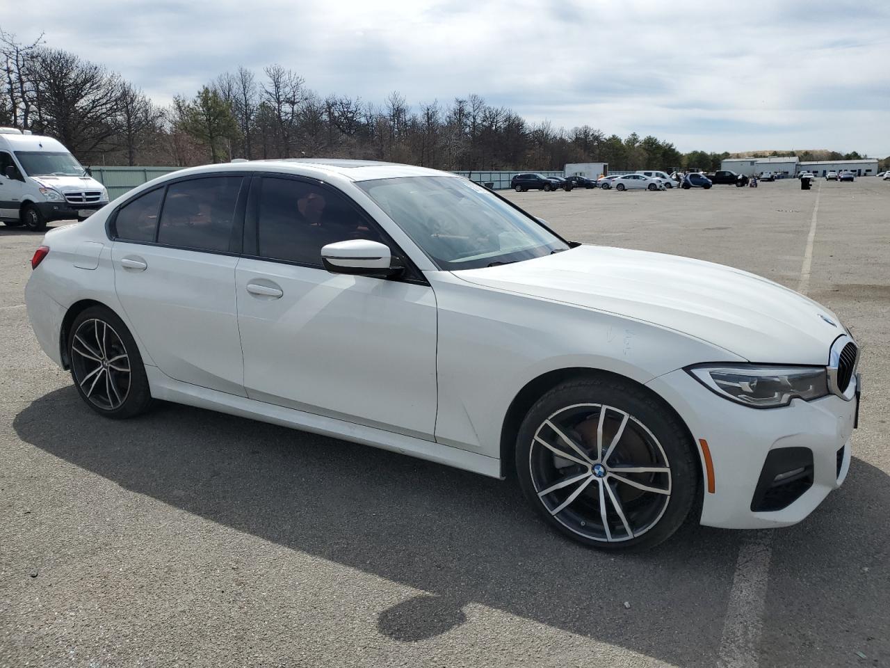 2019 BMW 330Xi - Image 4