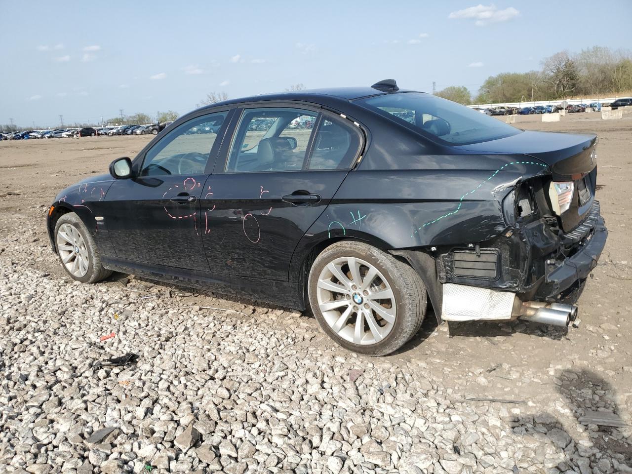 2011 BMW 328 Xi - Image 2