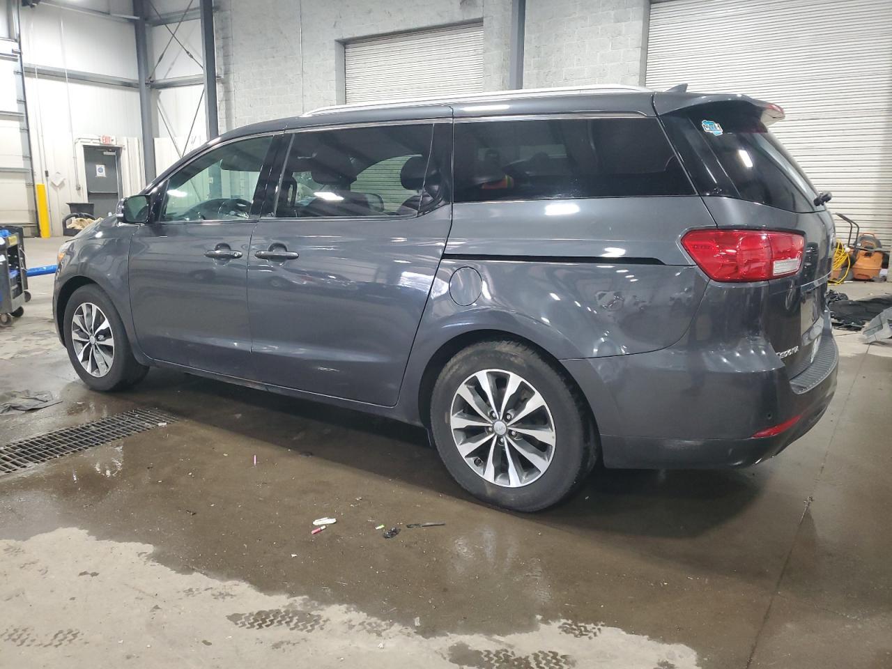 2017 Kia Sedona Ex - Фото 2