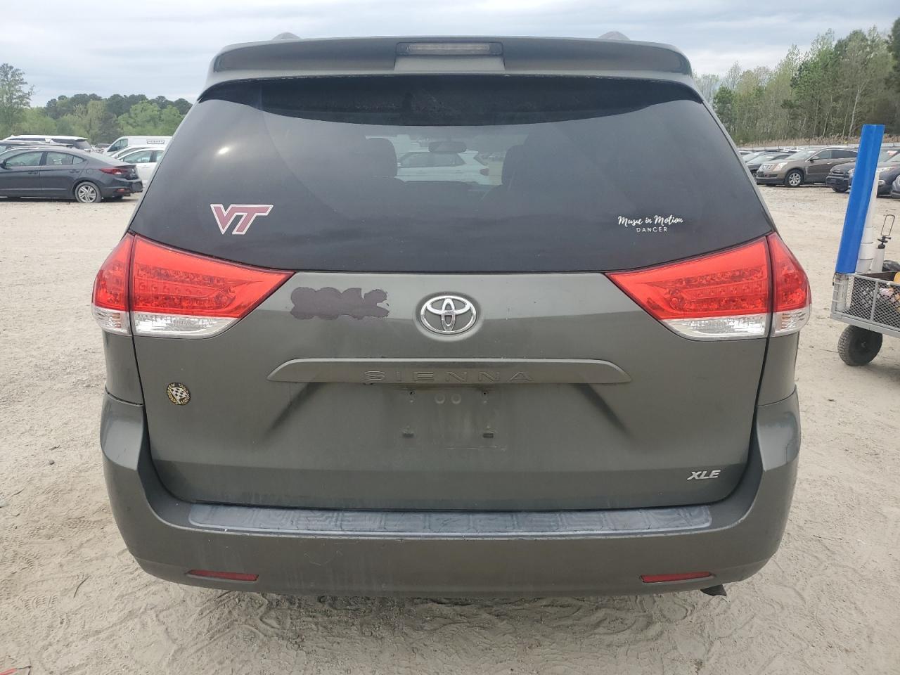 2011 Toyota Sienna Xle - Image 6