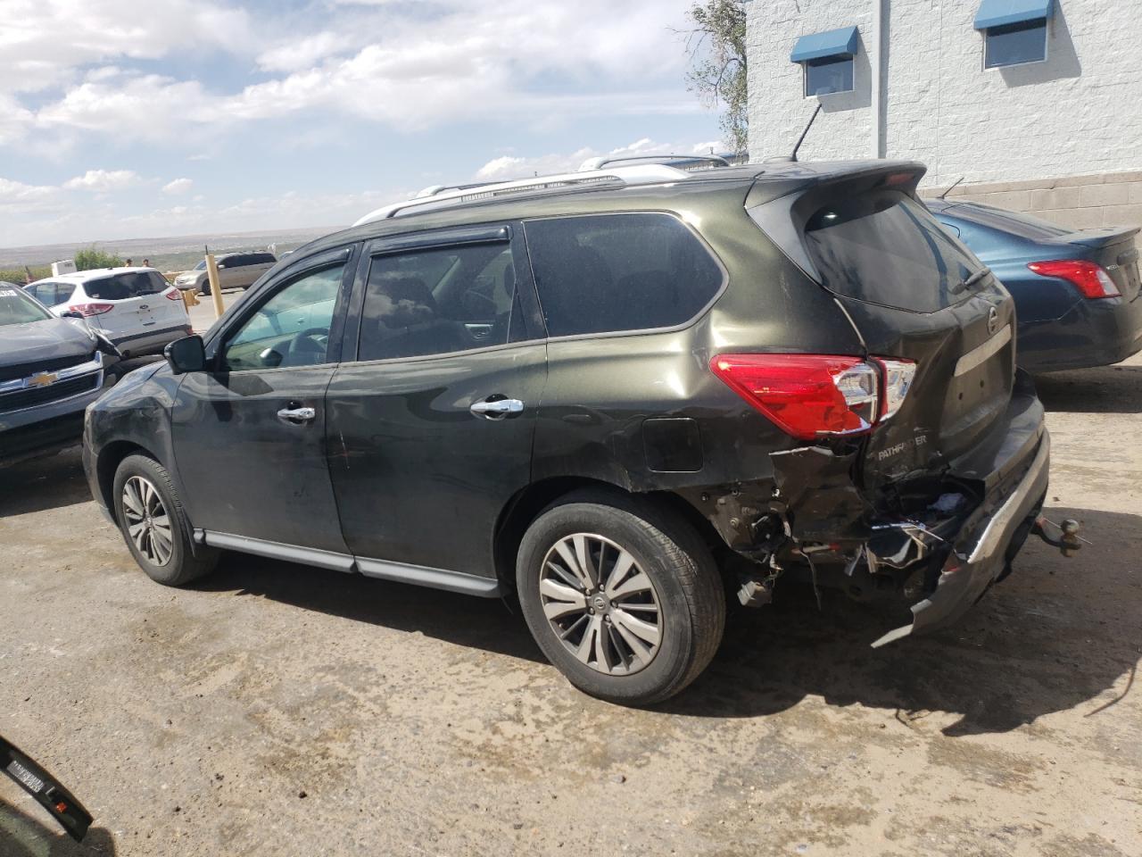 2017 Nissan Pathfinder S - Фото 2
