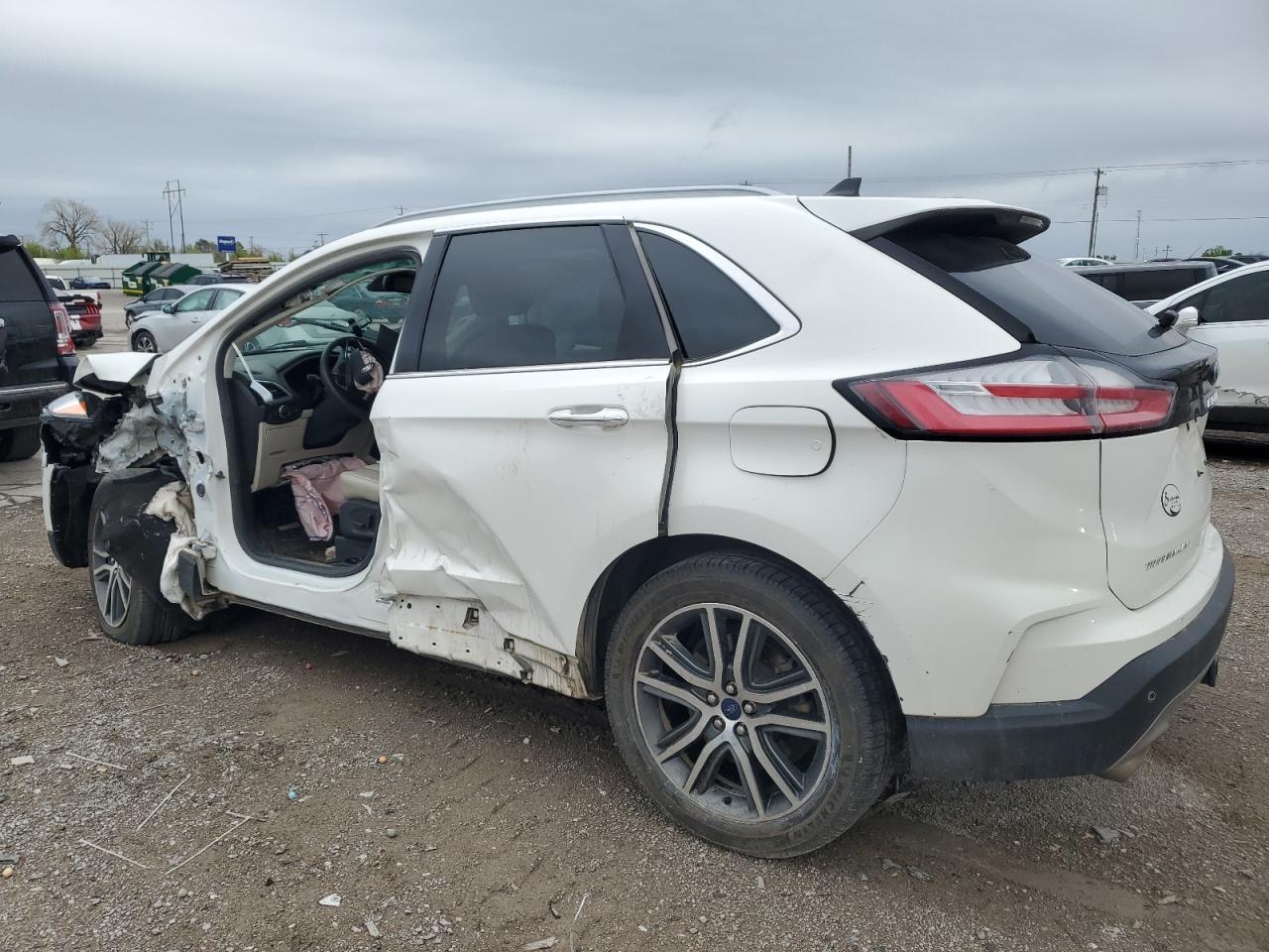 2022 Ford Edge Titanium - Image 2