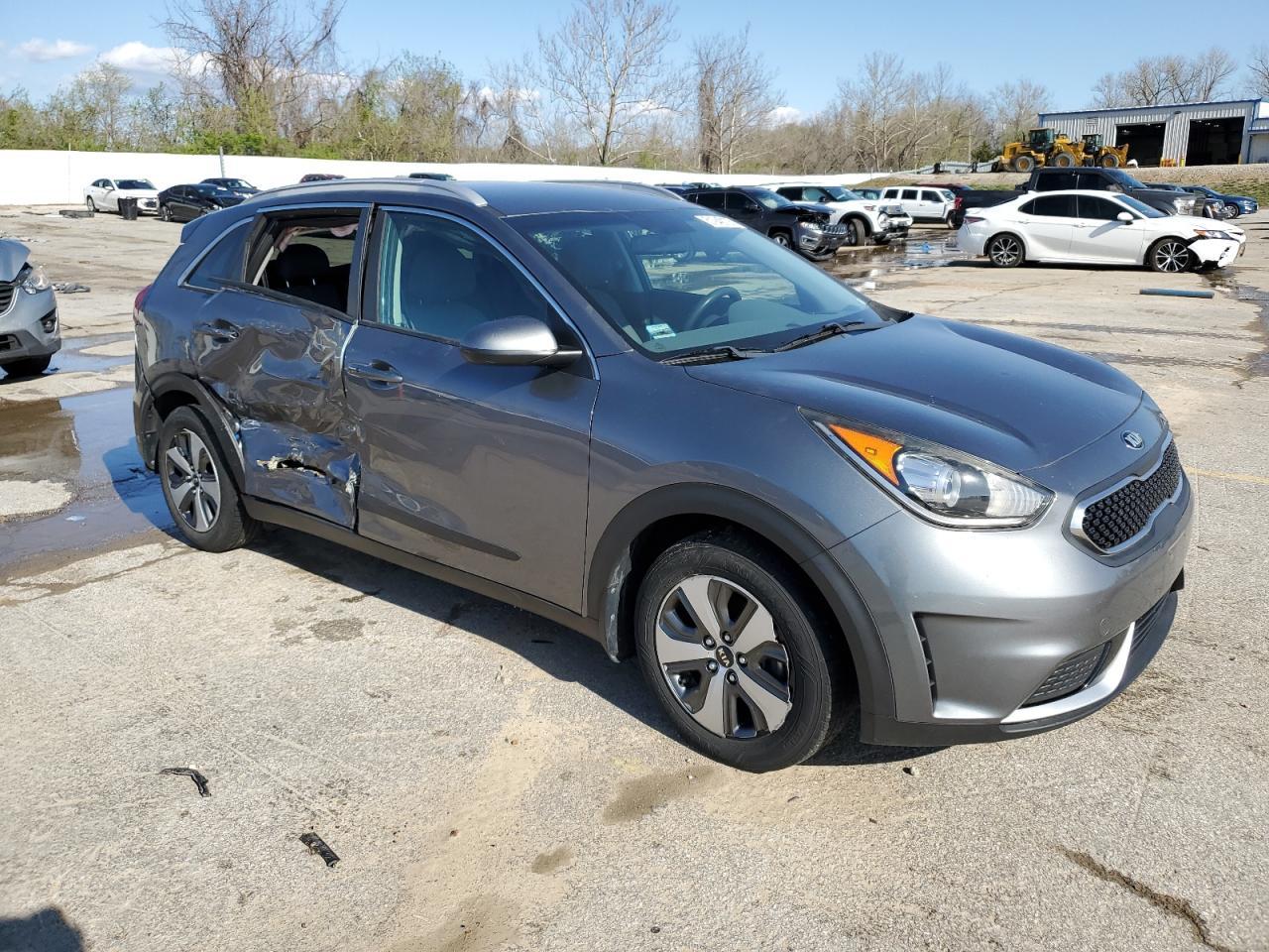 2017 Kia Niro Fe - Фото 4