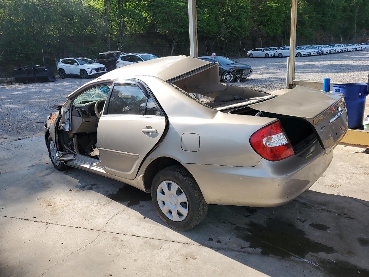 2003 Toyota Camry Le - Фото 2