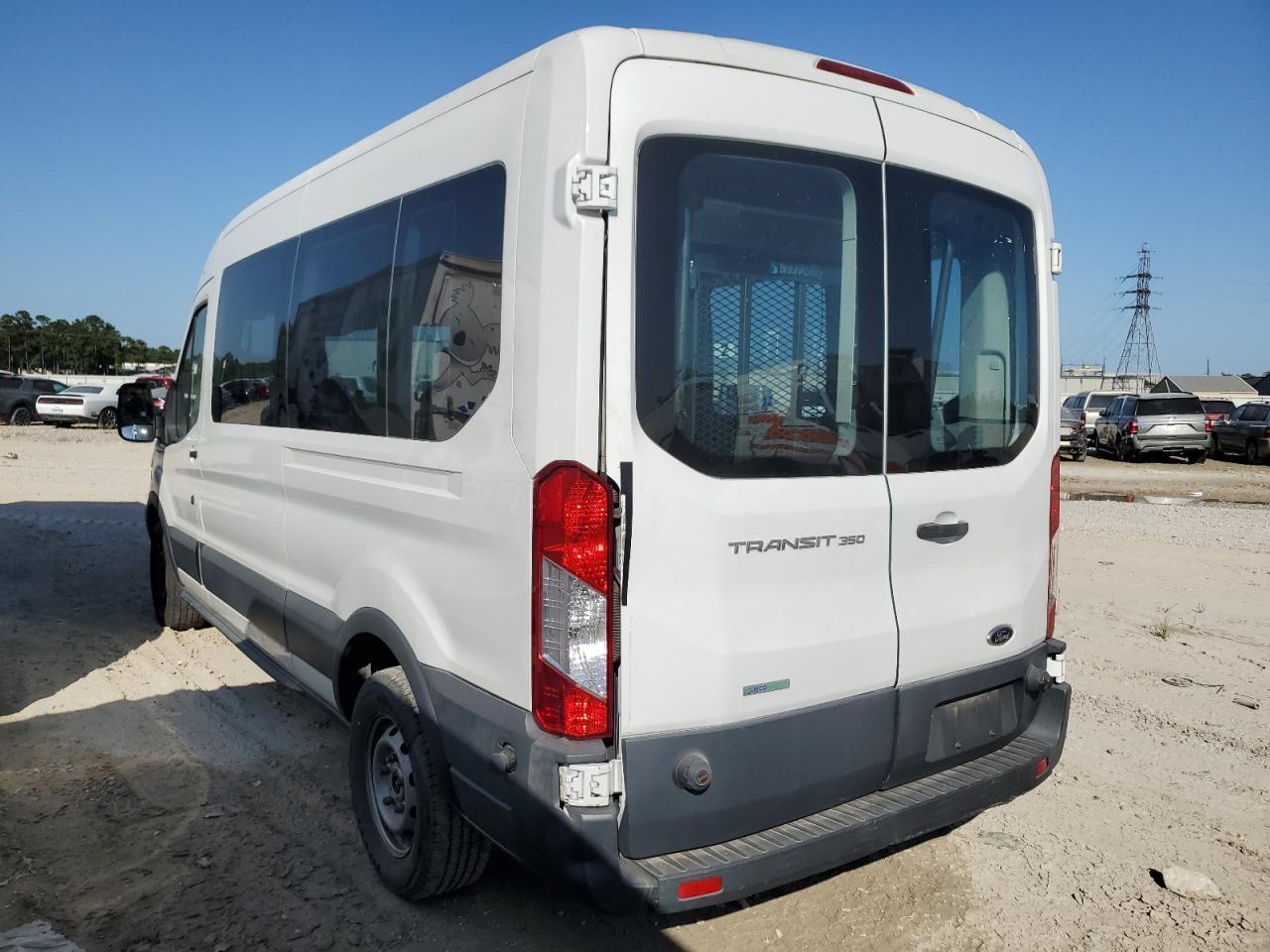 2015 Ford Transit T-350 - Фото 2