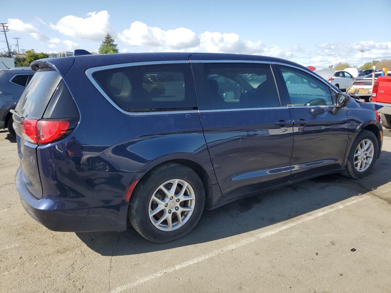 2017 Chrysler Pacifica Lx - Фото 3