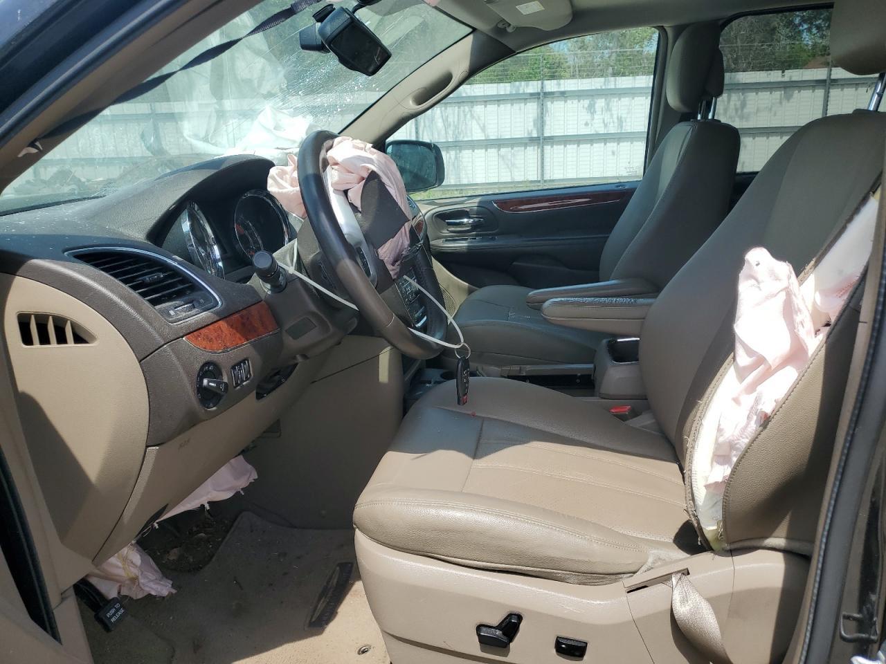 2016 Chrysler Town & Country Touring L - Фото 7