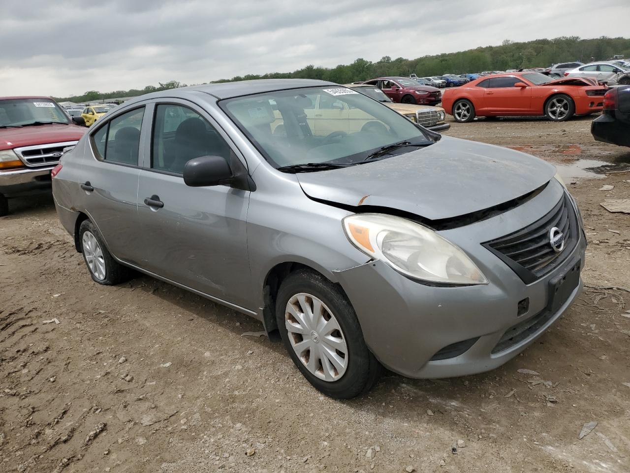 2013 Nissan Versa S - Фото 4
