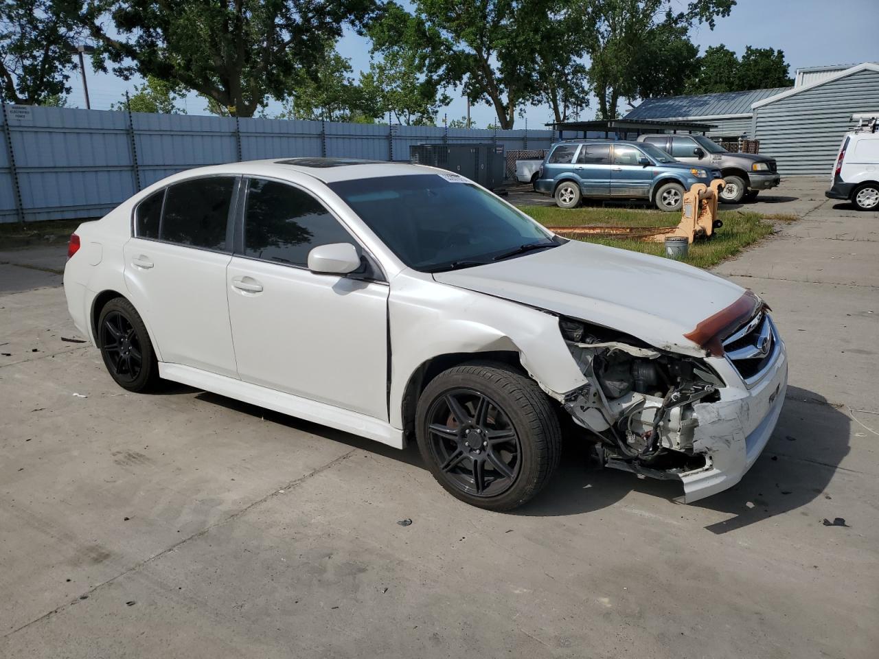 2011 Subaru Legacy 3.6R Premium - Image 4