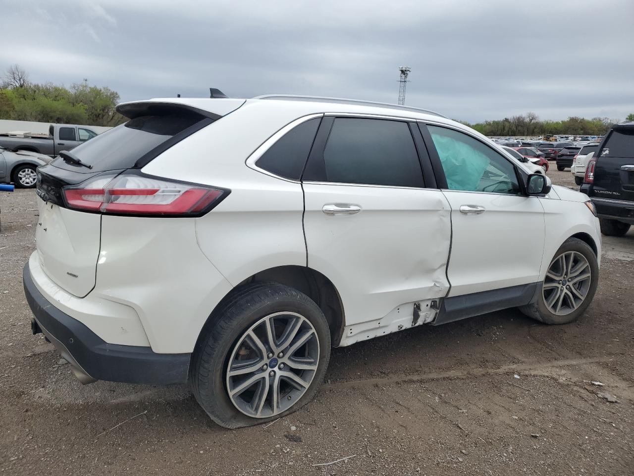 2022 Ford Edge Titanium - Image 3