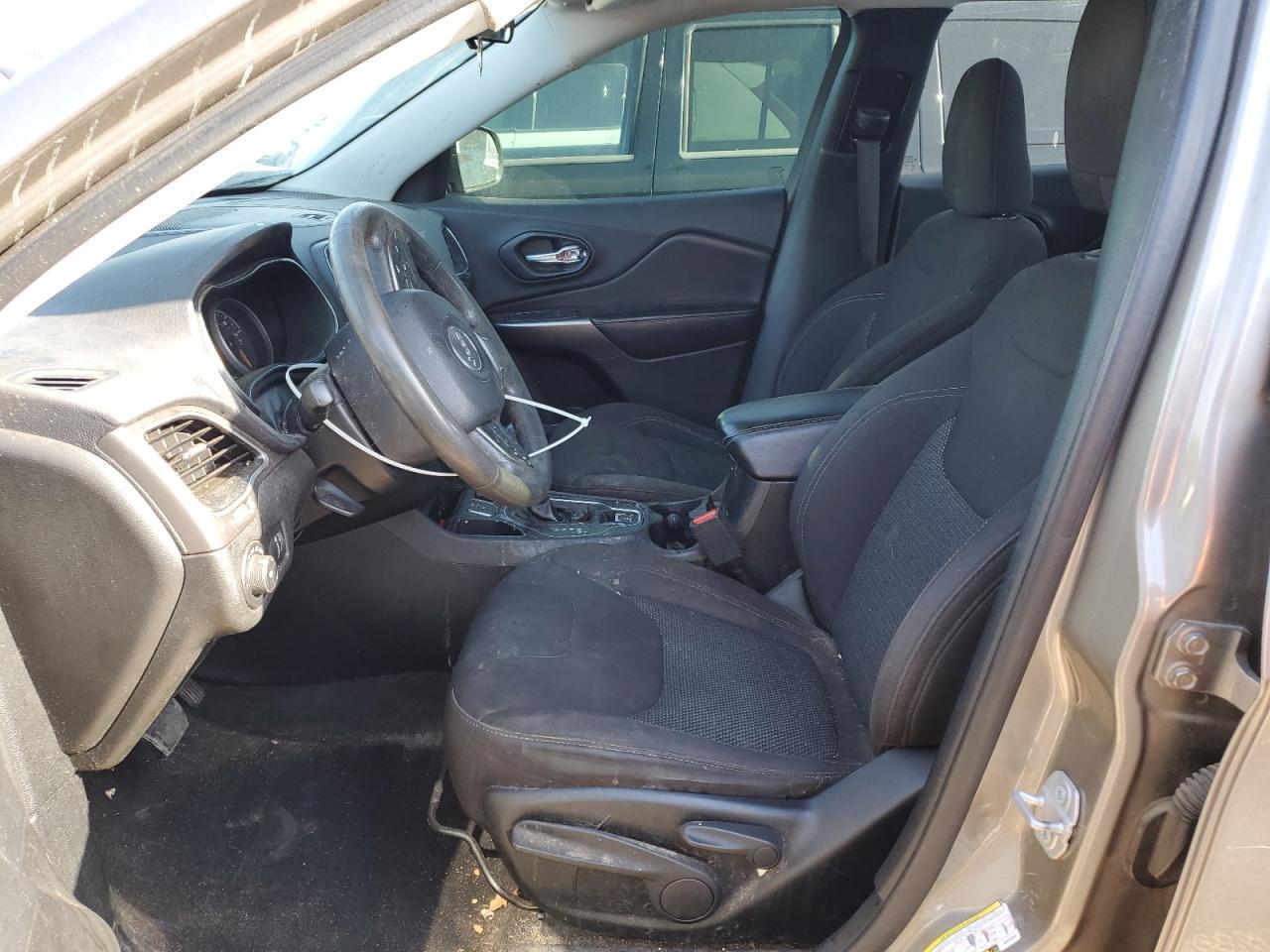 2019 Jeep Cherokee Latitude - Image 7